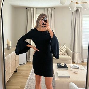 Lulu’s Bell Sleeve Black Mini